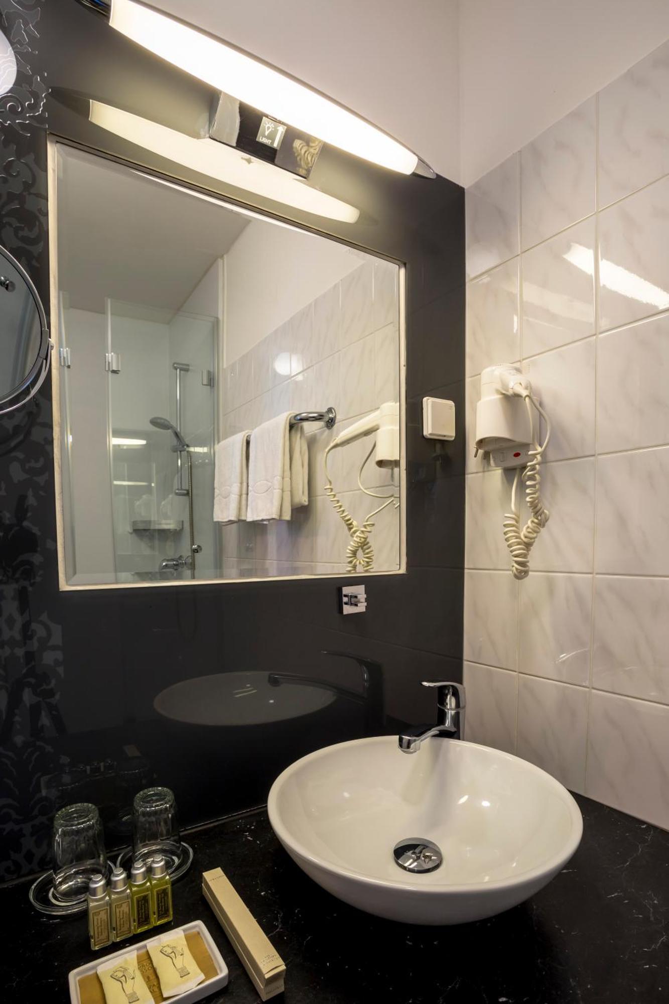 Boutique Hotel Columbia Виена Екстериор снимка