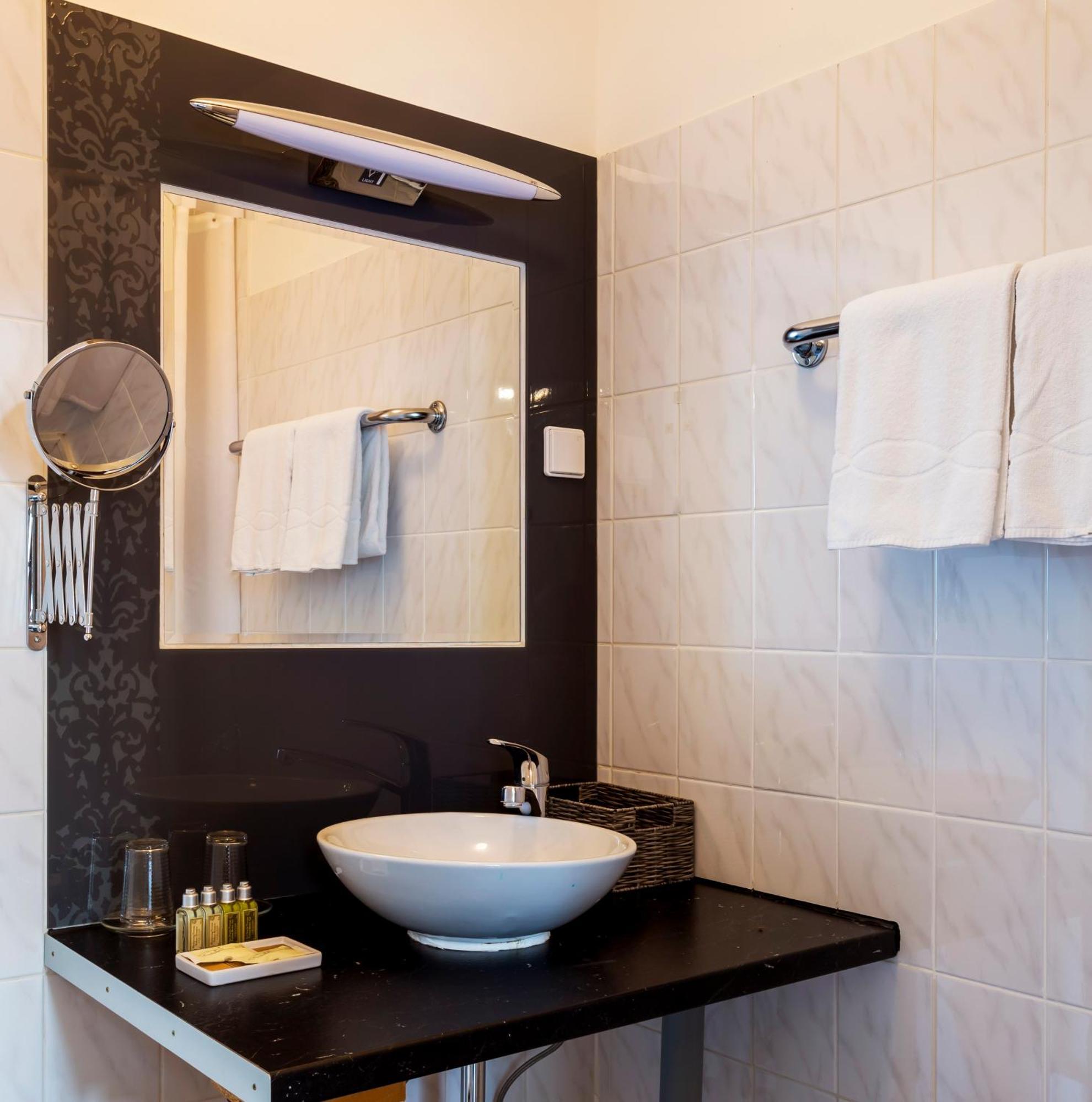 Boutique Hotel Columbia Виена Стая снимка